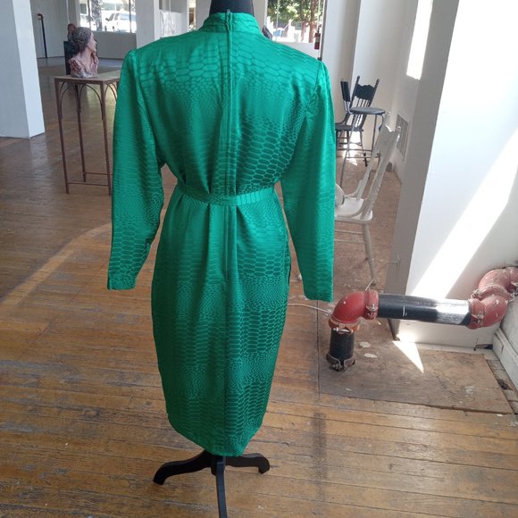 Emerald green long skeeve/high neck silk vintage dress - Picture 7 of 12